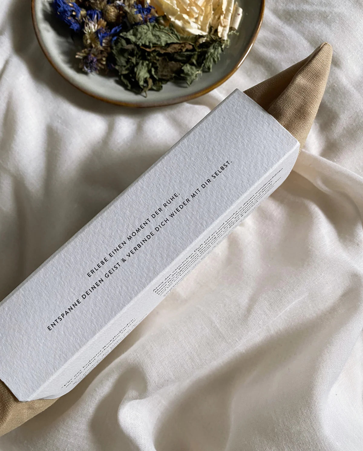 AROMAKISSEN 'REMEMBER YOUR STRENGTH' - EARTH SAND