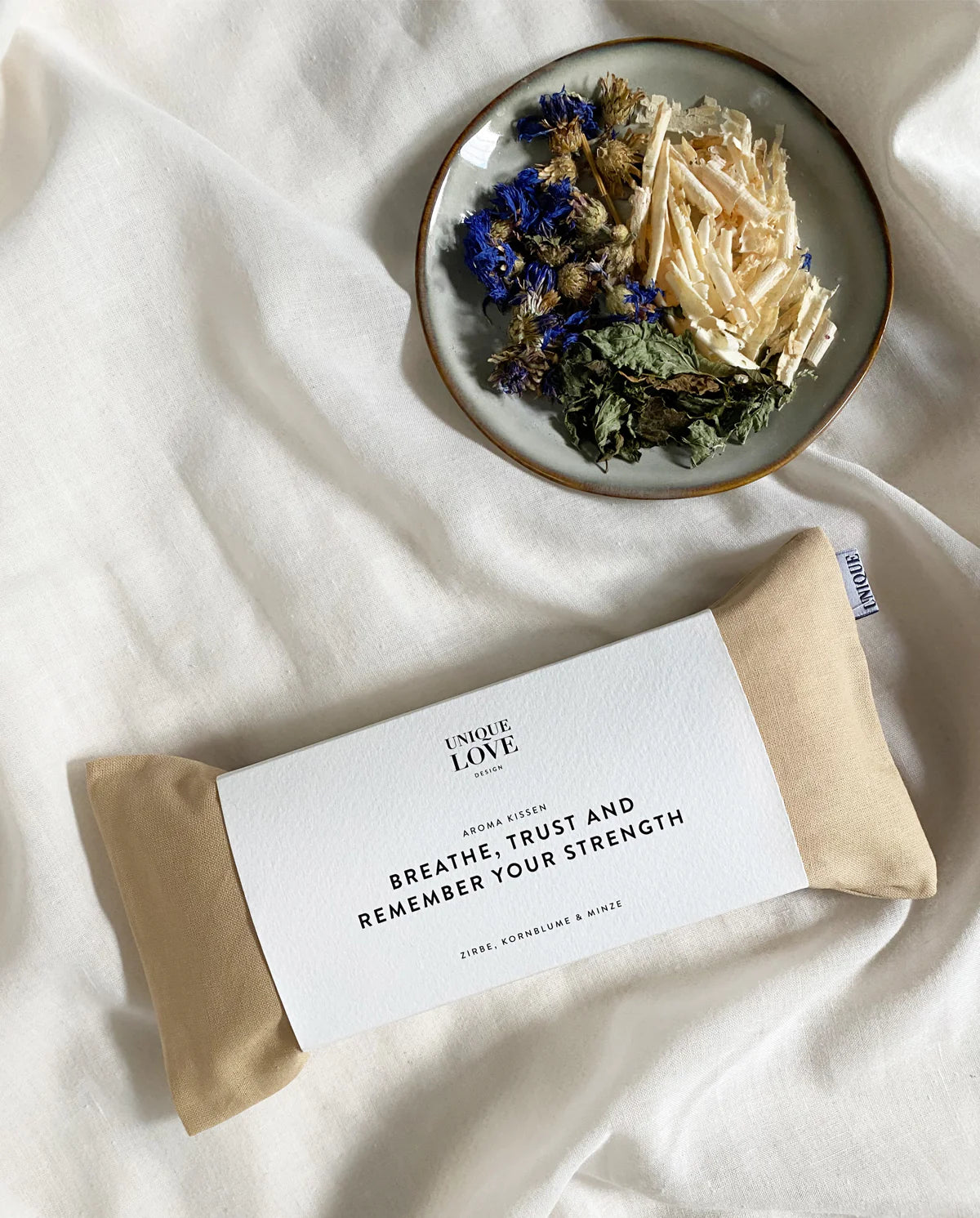 AROMAKISSEN 'REMEMBER YOUR STRENGTH' - EARTH SAND
