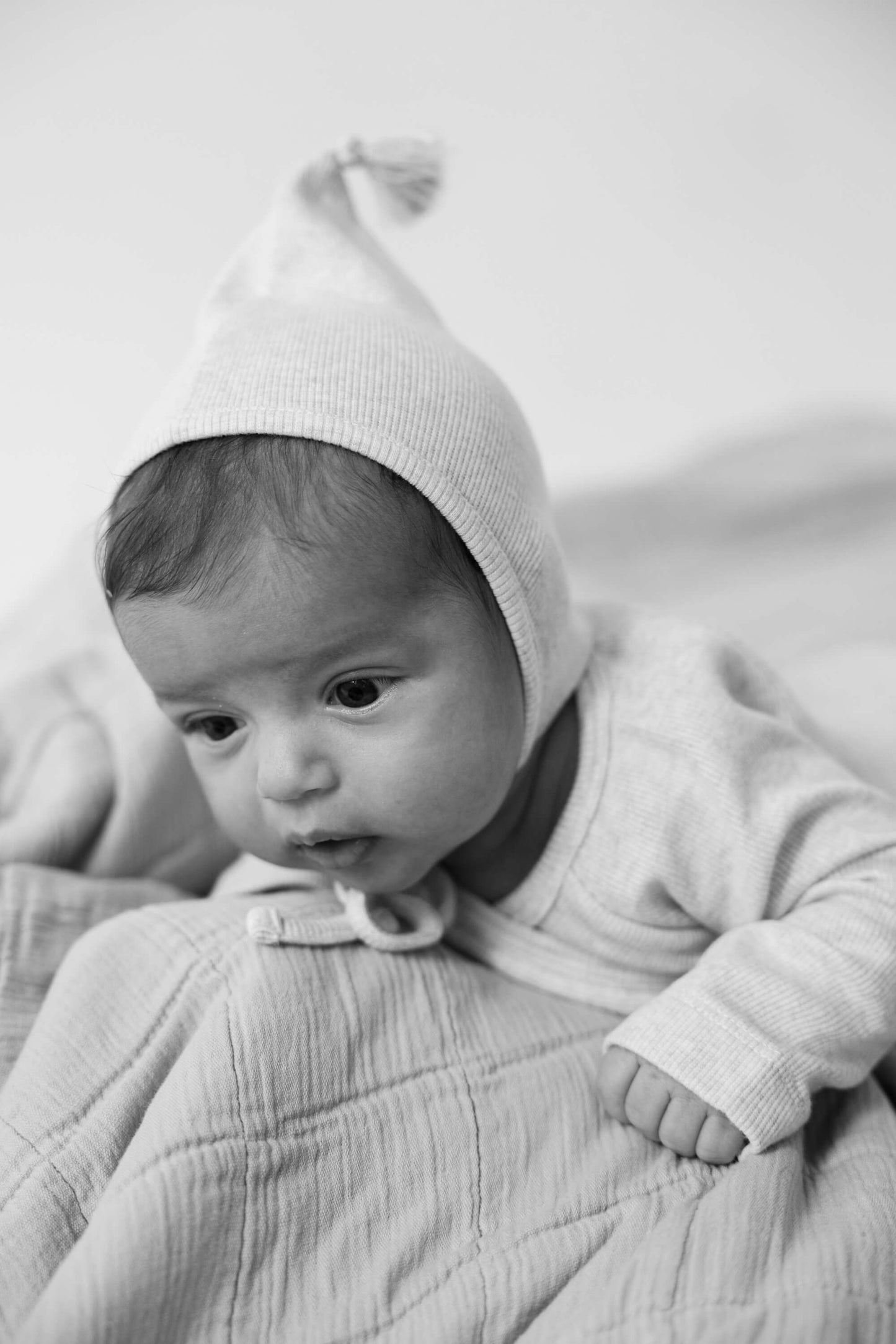 BABYMÜTZE RIPPE - GEBLEICHTER SAND