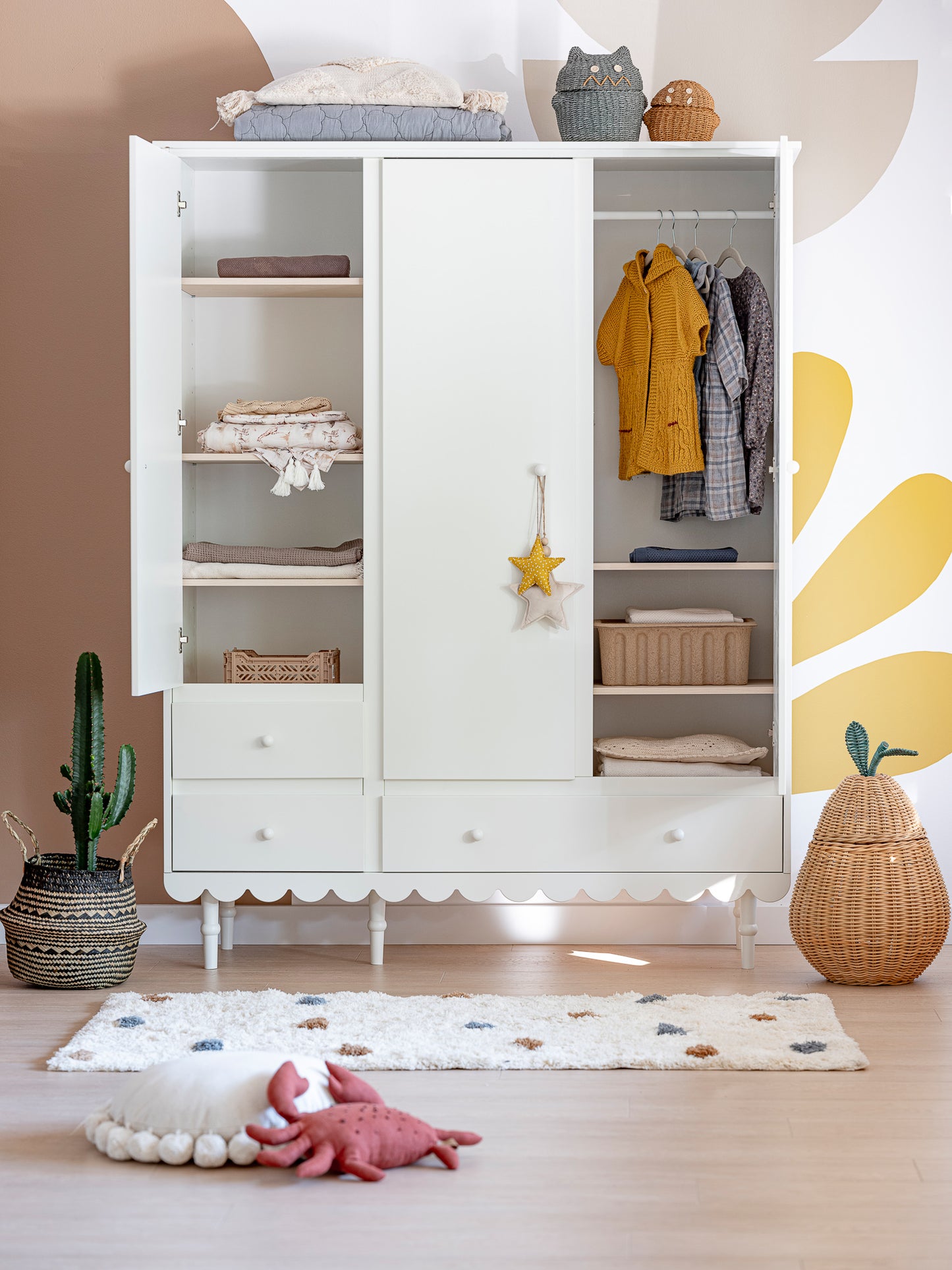 BABUSHKA KLEIDERSCHRANK 3 TÜRIG - WEISS